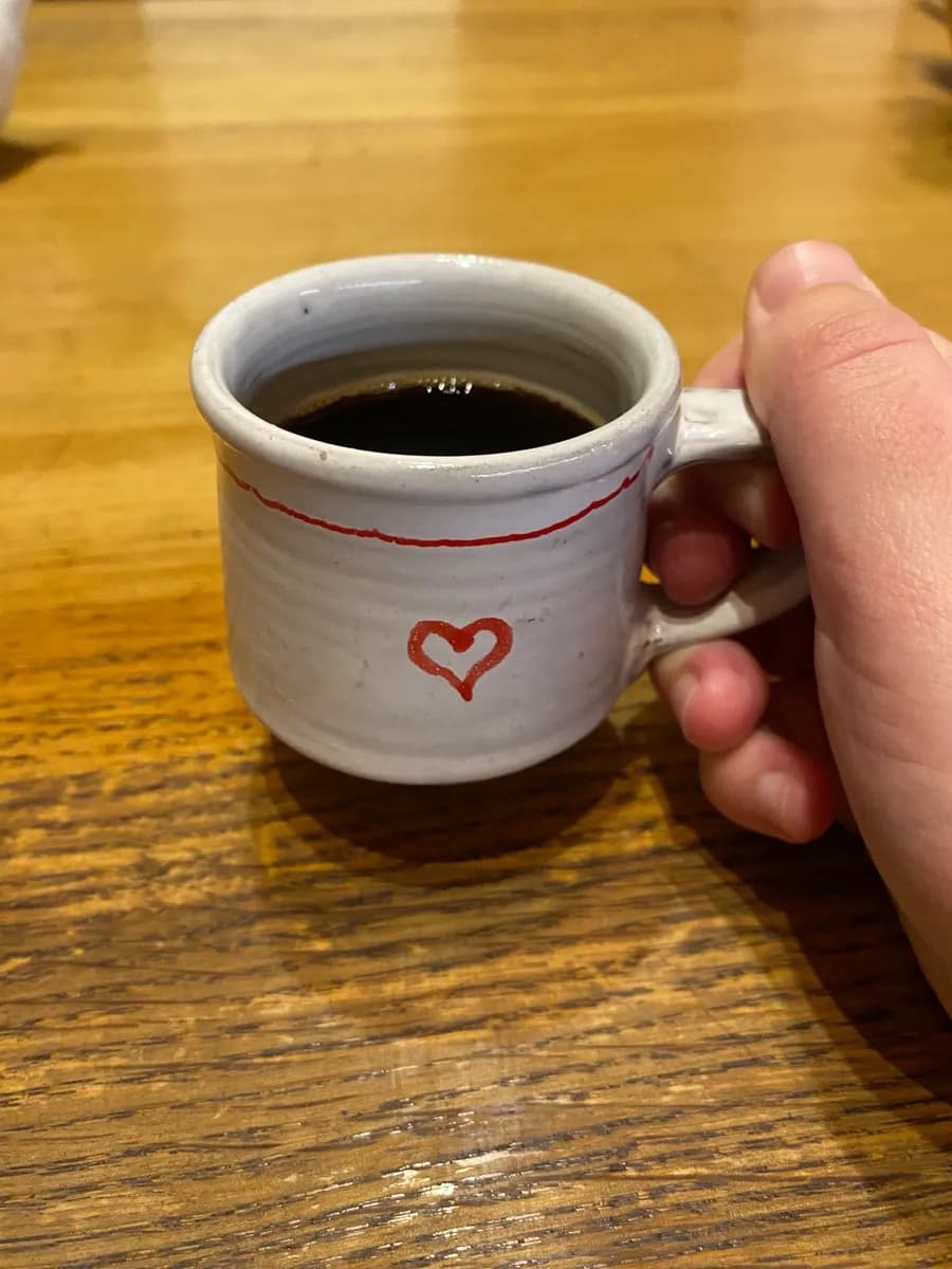 Hrnek s malovaným srdíčkem